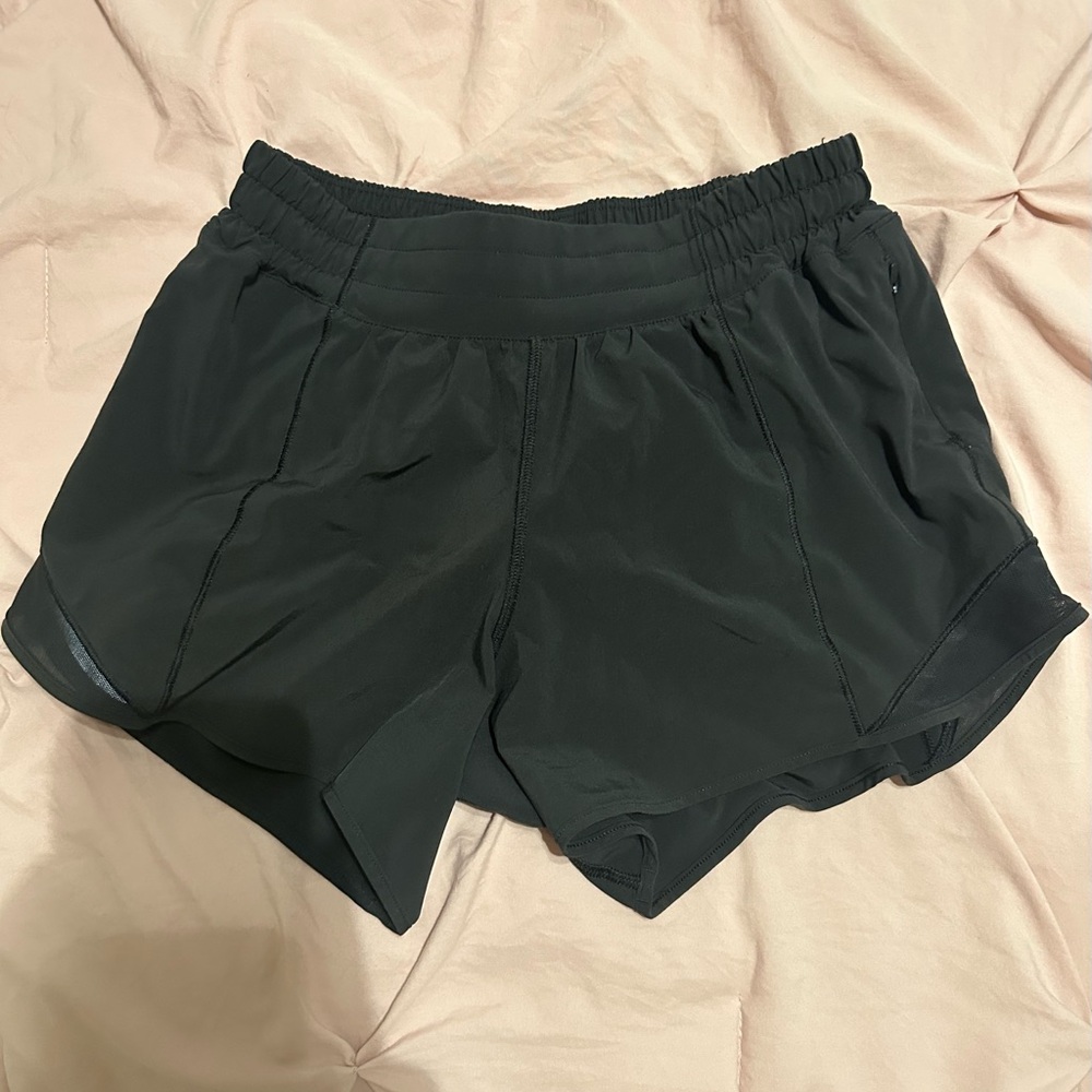 lululemon 4” black hottie hot shorts